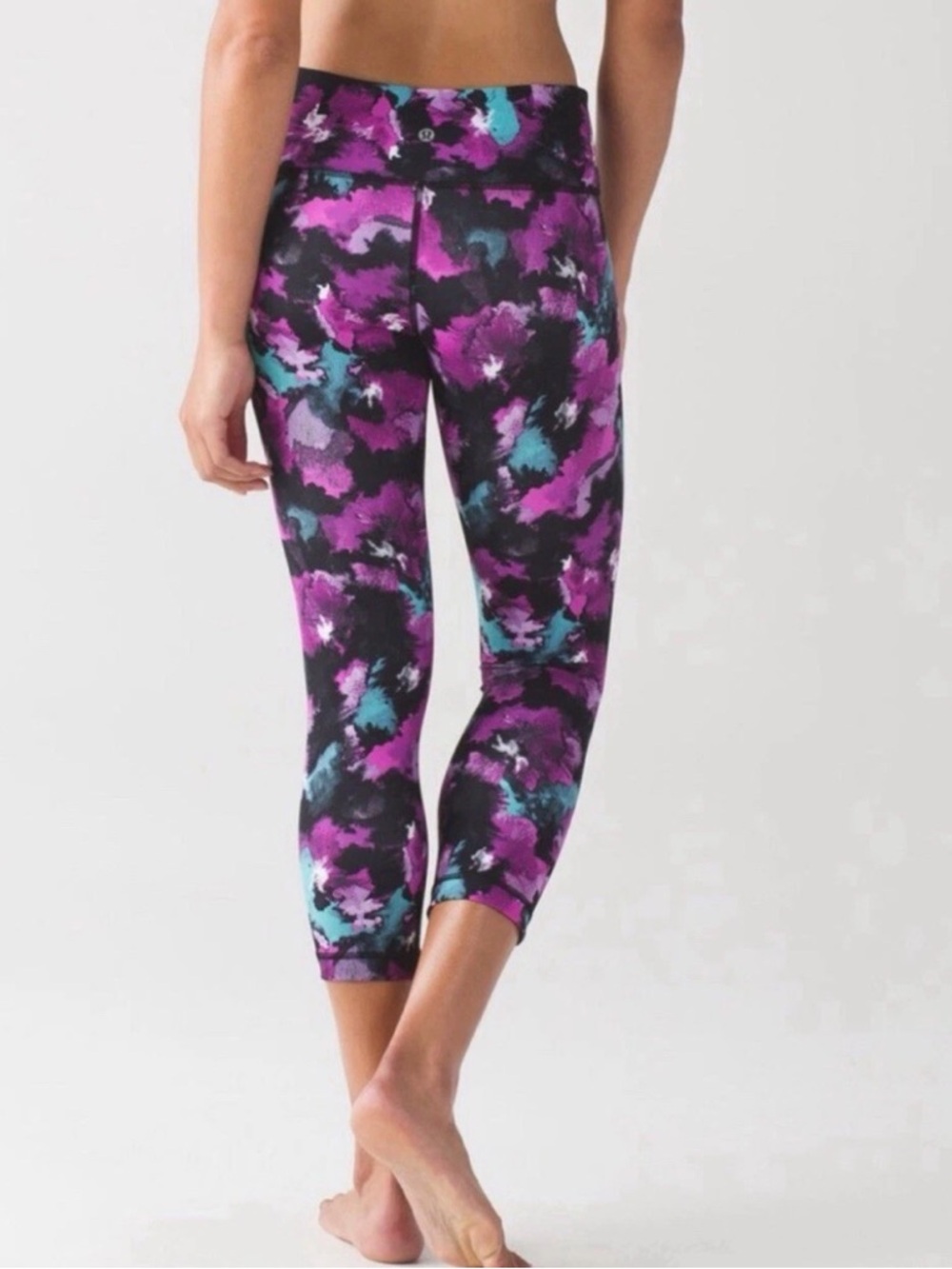 lululemon athletica Purple, Teal & Black Abstract Capri Jeggings